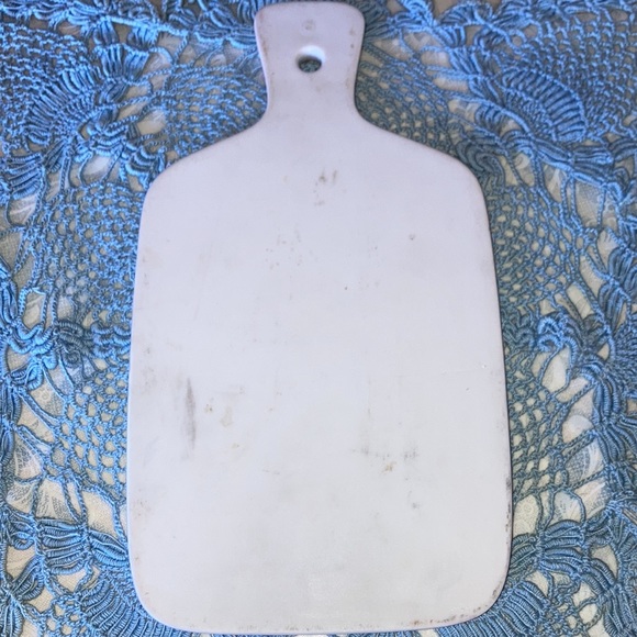 HANDCRAFTED PORCELAIN CUTTING BOARD, beautifully hand painted plums $25 - Picture 4 of 6